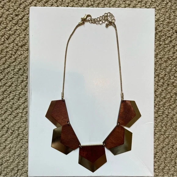 ModCloth Statement Necklace - Picture 2 of 4